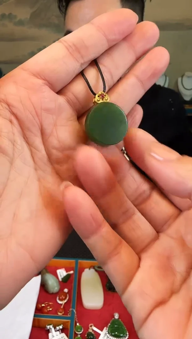 颈饰未镶嵌和田玉小圆牌