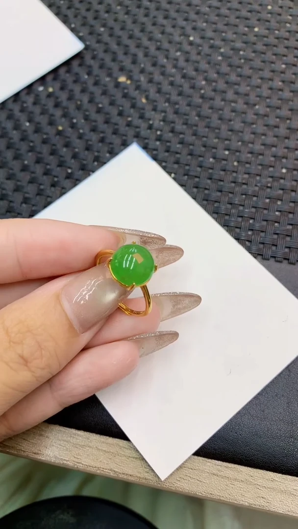 颈饰未镶嵌翡翠1