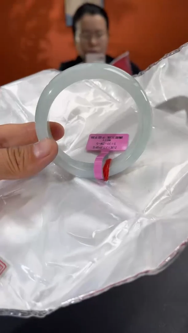 未镶嵌手镯翡翠翡翠手镯1