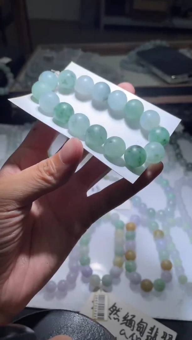 定制翡翠未镶嵌翡翠手串