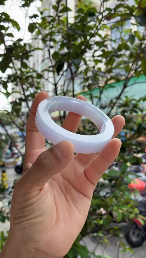 未镶嵌正经紫罗兰定制翡翠见光不失色