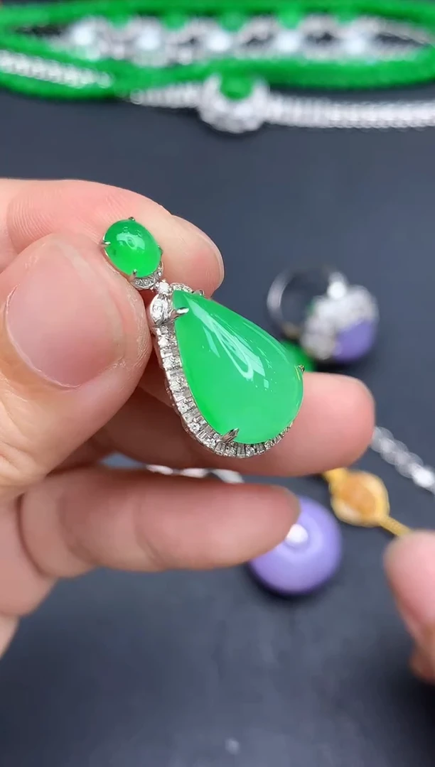 颈饰18K金镶嵌翡翠544-中国好珍宝