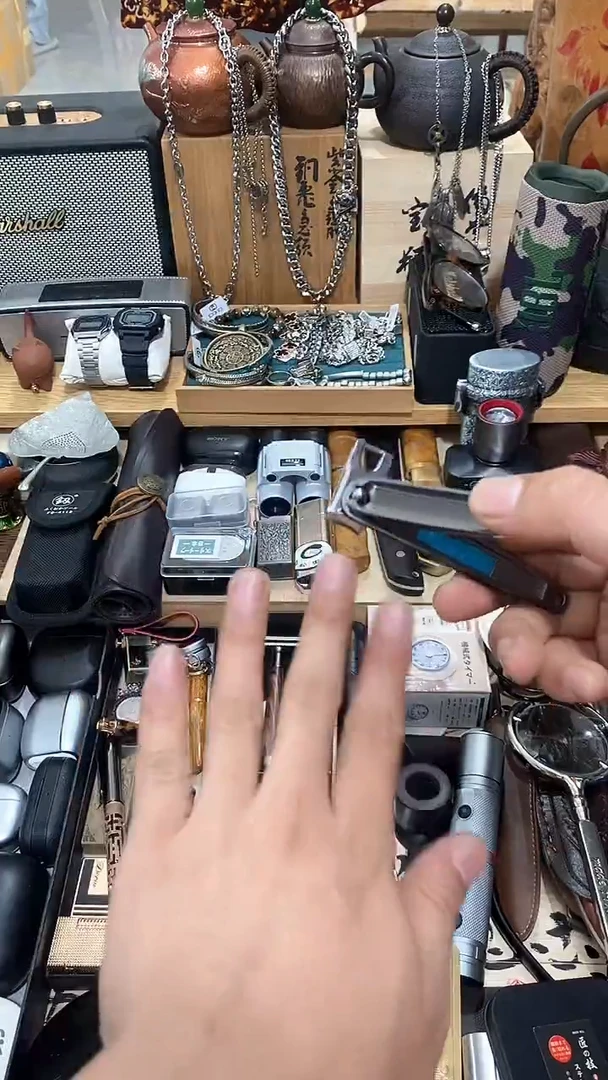 瓷片闪购商品  如图所示