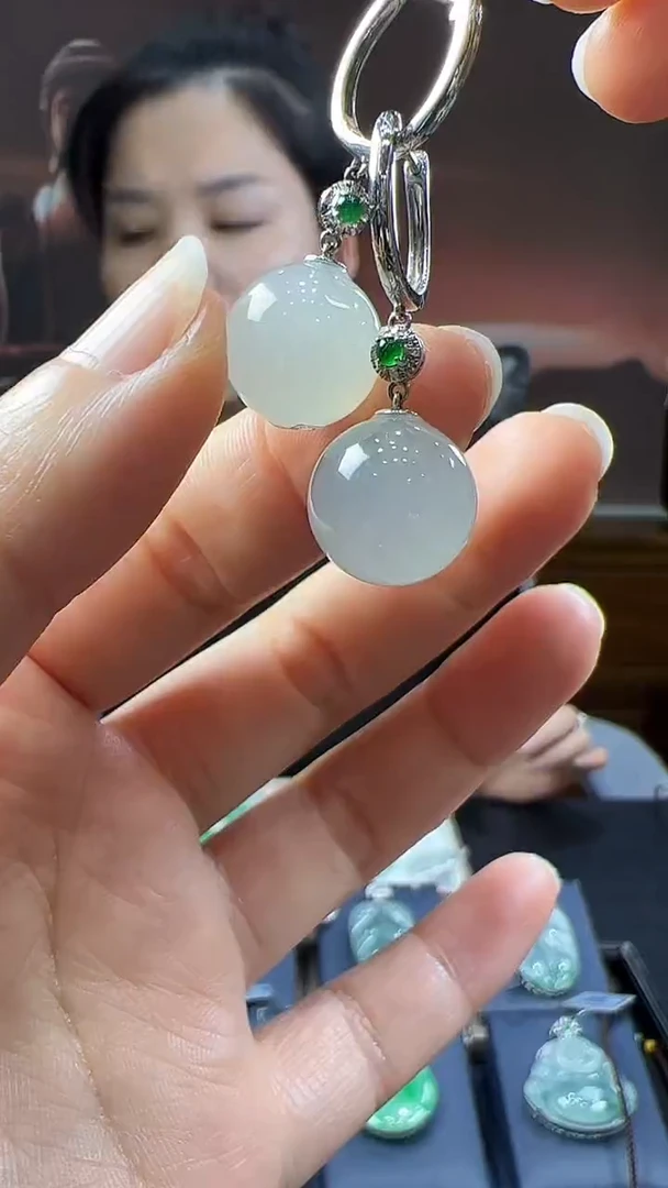 18K金镶嵌挂件翡翠圆珠耳扣 有棉