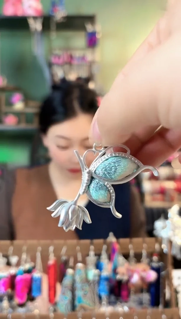 彩云南阁非遗老绣饰品621*