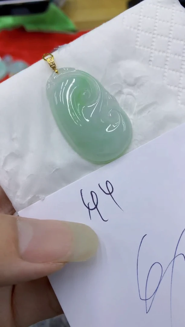 翡翠18K金镶嵌颈饰1111111111