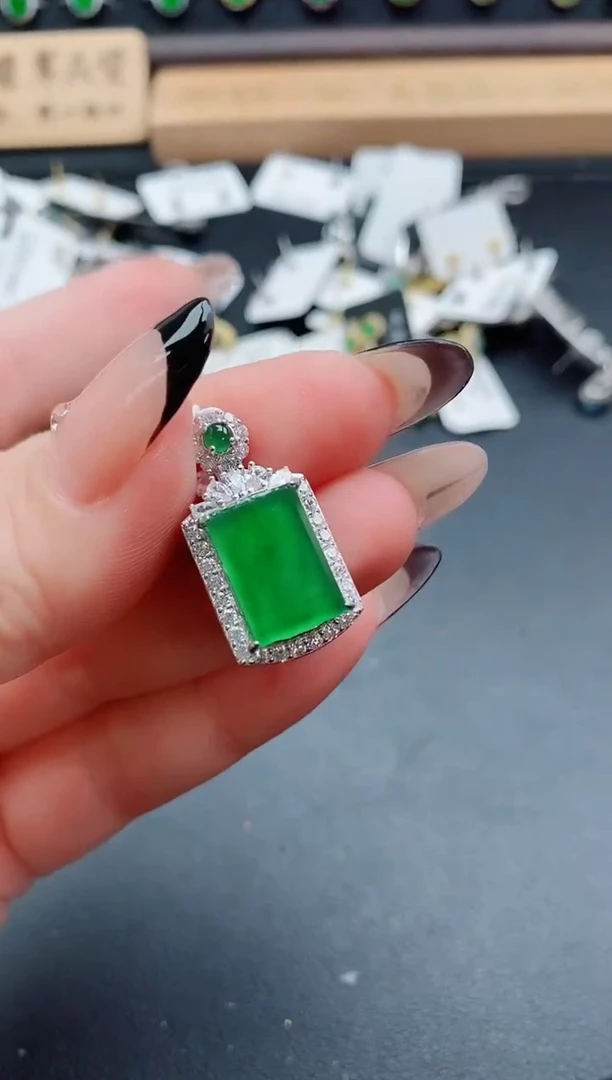 吊坠(赠链)银S925镶嵌翡翠1