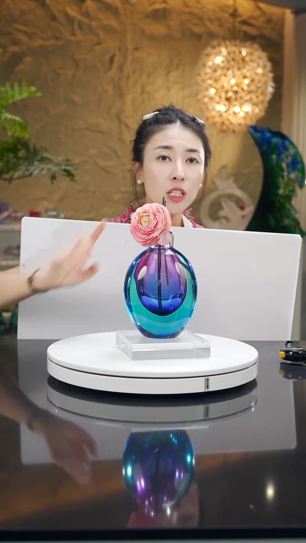 金红蓝设计款香薰瓶