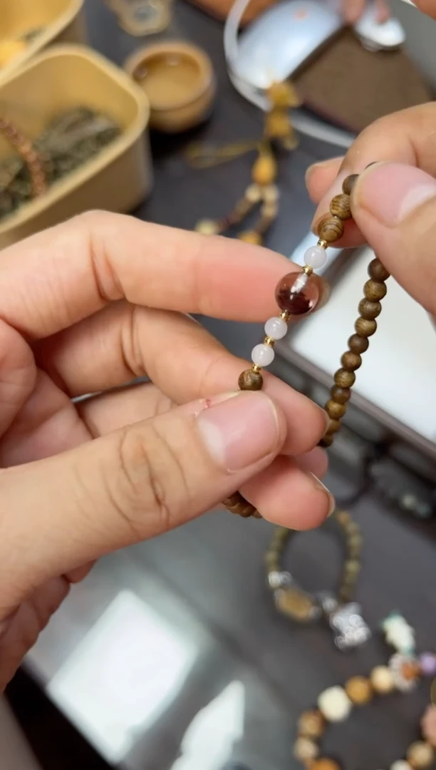 非洲檀香无事牌莺歌绿单圈4mm+四季幽灵