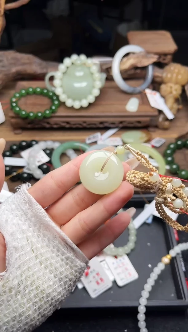 吊坠(不含链)未镶嵌和田玉若羌黄玉 平安扣 9015787