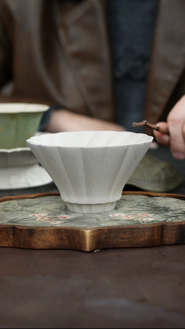 九隐茶器白泥螺旋斗笠杯