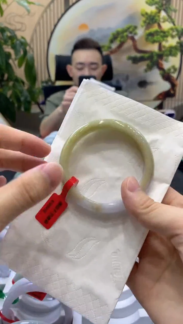 翡翠手镯未镶嵌6270