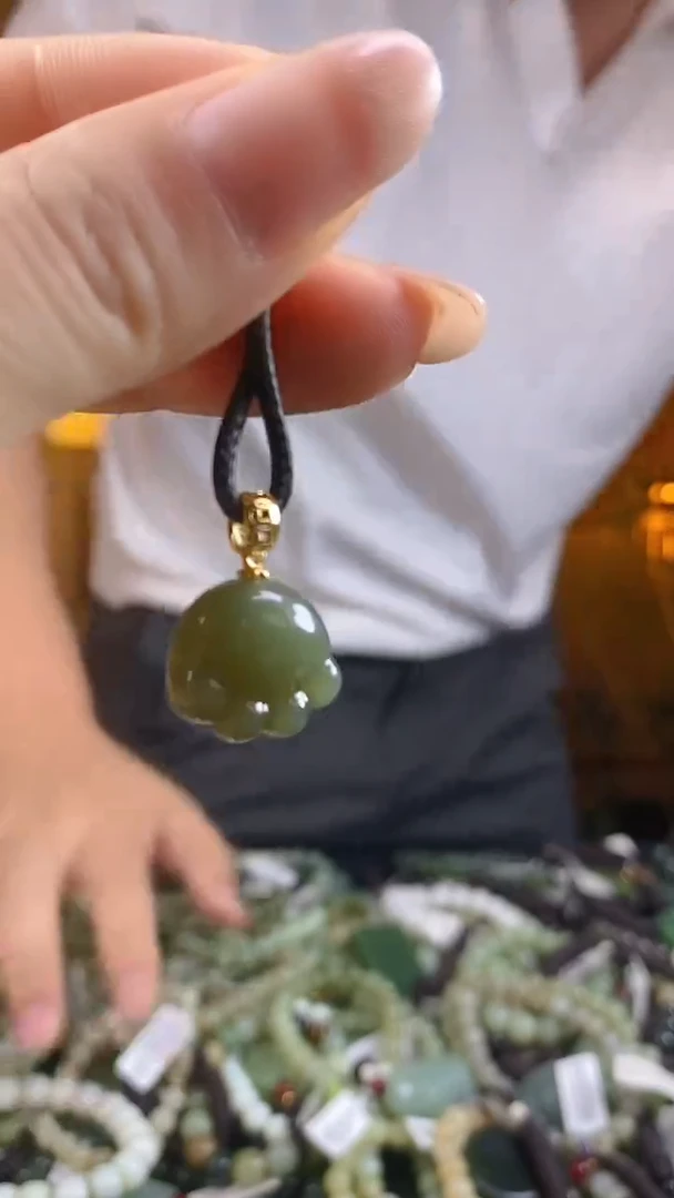 和田玉未镶嵌颈饰多样性发货，拍一发一