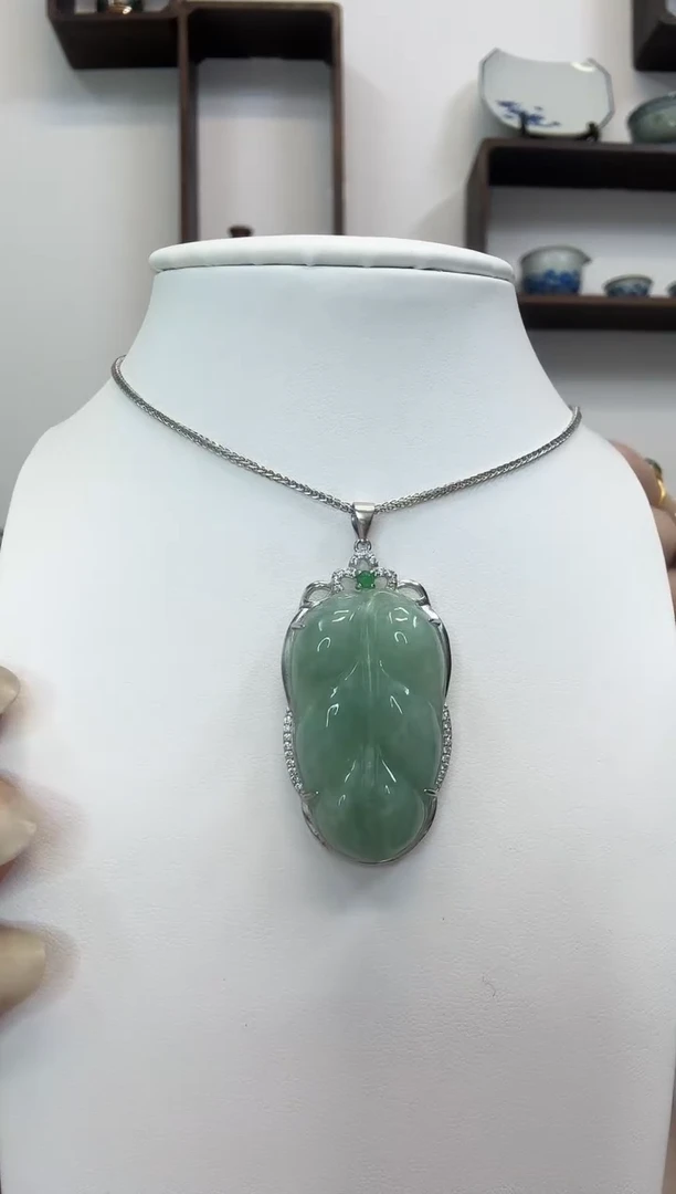 吊坠(赠链)银S925镶嵌翡翠叶子