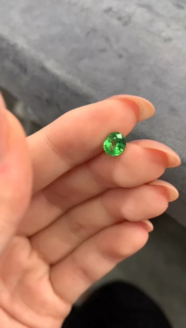 未镶嵌裸石石榴石（沙弗莱）1.1ct