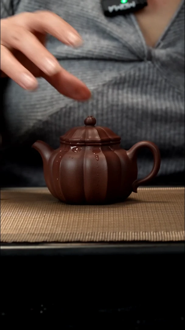 紫砂茶盏紫泥筋纹莲子155CC