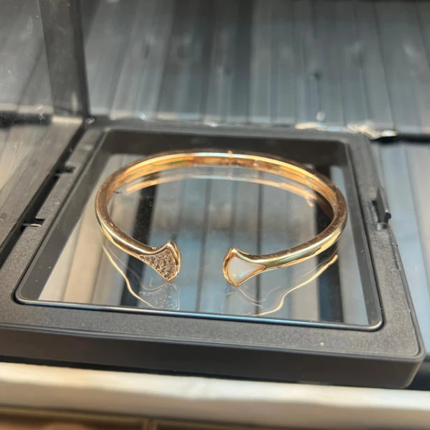 合金吊坠 B家 白贝贝间钻双裙子手镯