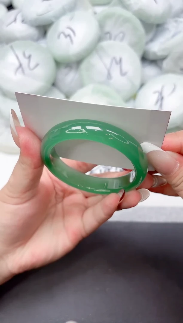 未镶嵌手镯石英质玉246-57