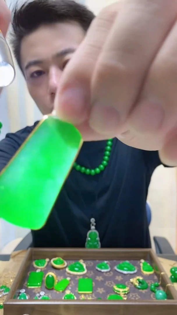 吊坠(赠链)14K金镶嵌翡翠翡翠吊坠