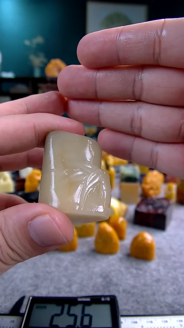 【闪购商品】寿山石黄白芙蓉竹节钮2.1*3*3.5