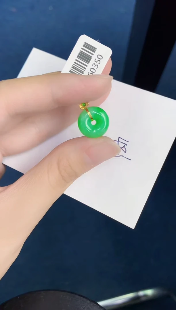 翡翠18K金镶嵌颈饰天然翡翠緬甸A貨