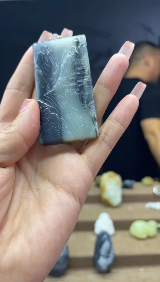 颈饰未镶嵌和田玉1