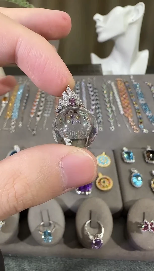 颈饰银S925镶嵌水晶17mm白水晶吊坠设计款