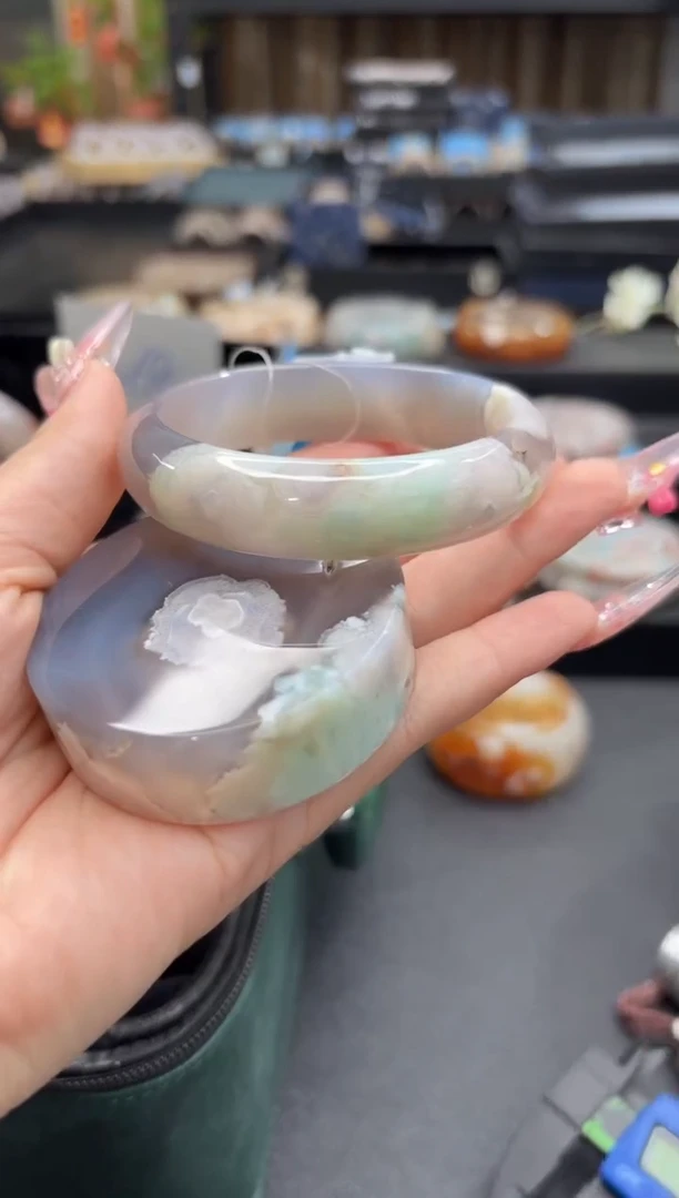 未镶嵌手镯石英质玉180(59圈赠送镯心)