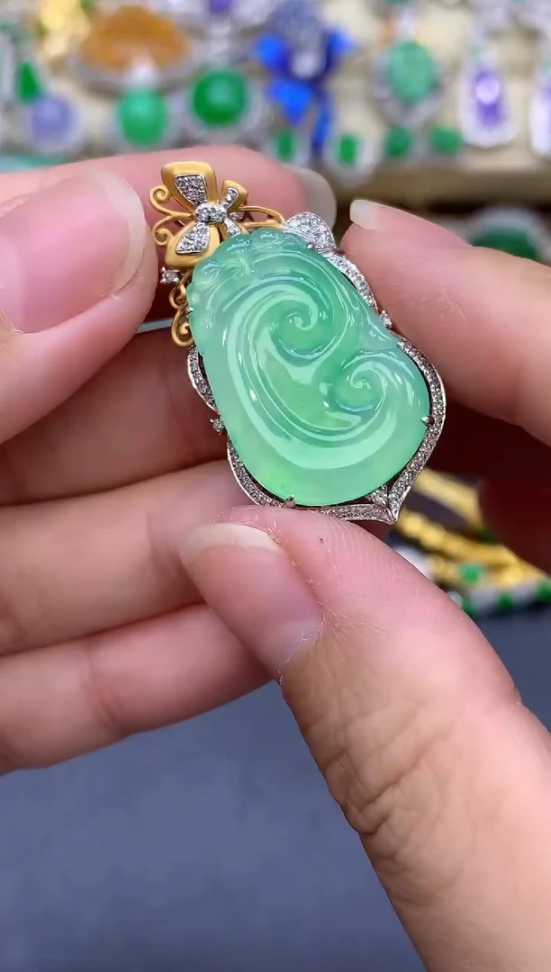 颈饰18K金镶嵌翡翠395-中国好珍宝