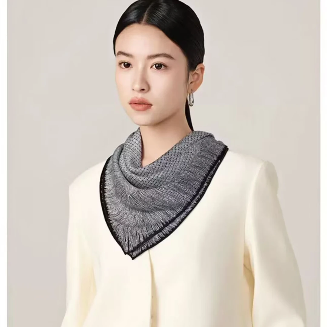 NormaKaran高贵经典小香灰重磅新款桑蚕丝意罗绸女士围巾披肩丝巾