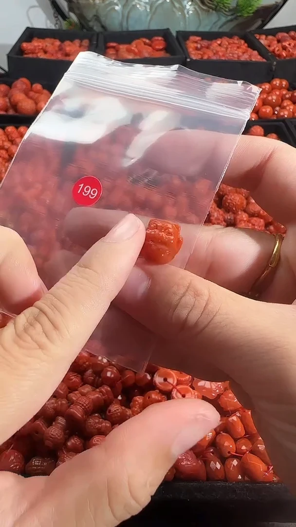 颈饰未镶嵌南红玛瑙1