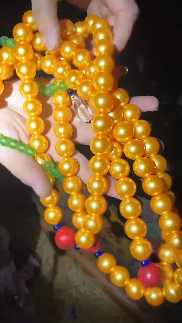 吊坠贝壳金色珠珠项链