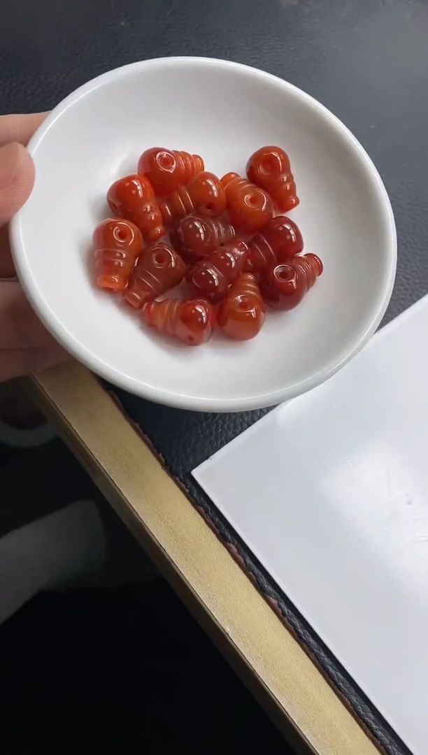 南红玛瑙散珠未镶嵌M892 南红 三通1个15元