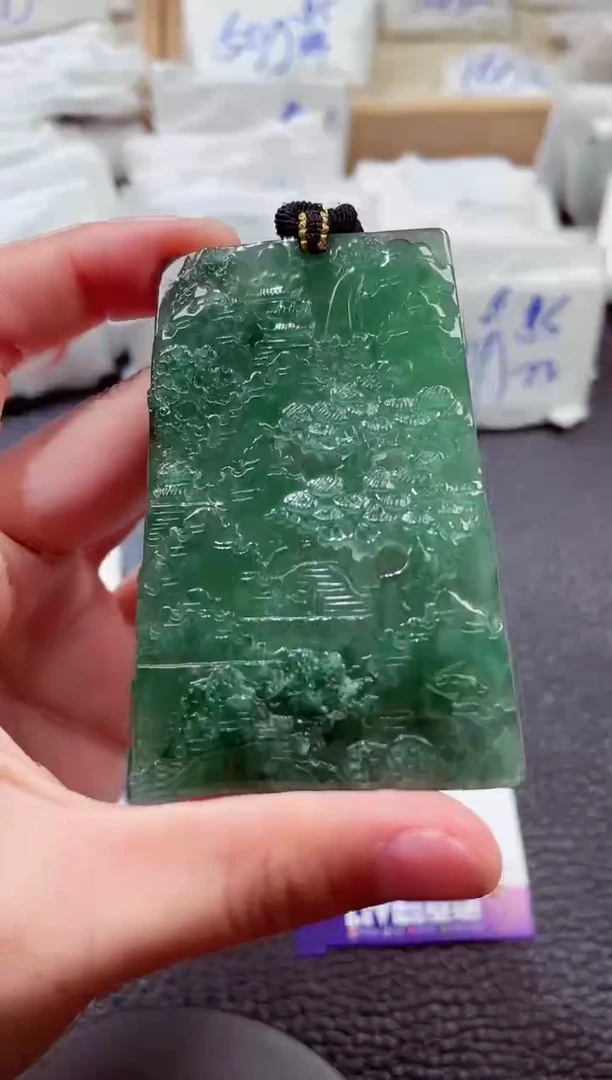 翡翠未镶嵌颈饰00000052