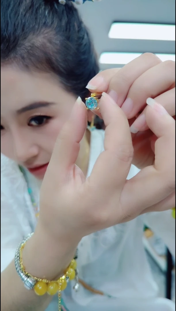 07116蓝切耳坠一对