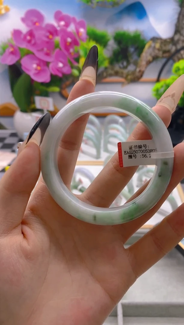 翡翠手镯未镶嵌翡翠AAAAA