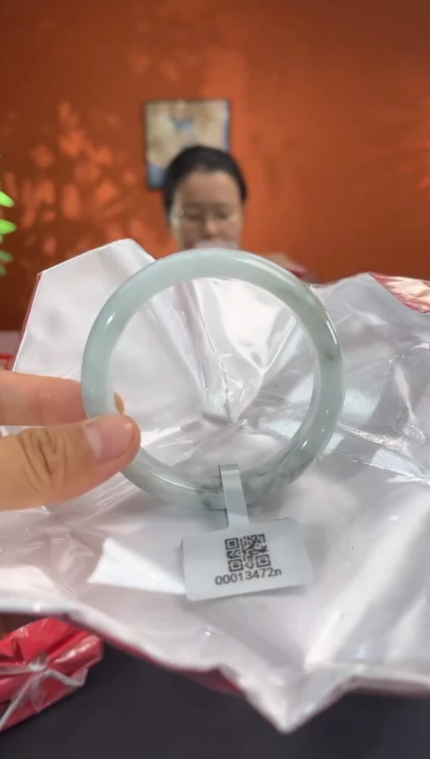 未镶嵌手镯翡翠翡翠手镯（微瑕）