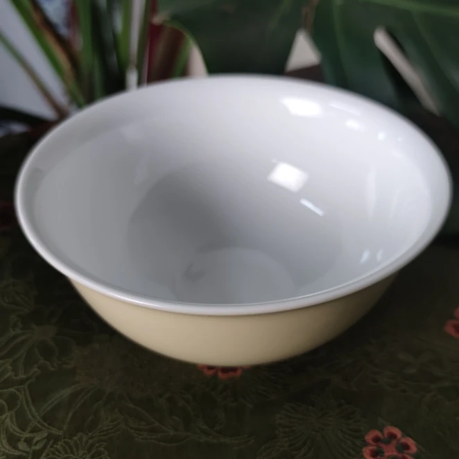 千年博大5.5英寸奶黄高足撇口碗 一只41y