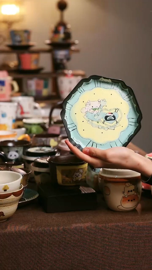 卡通釉下彩不规则盘