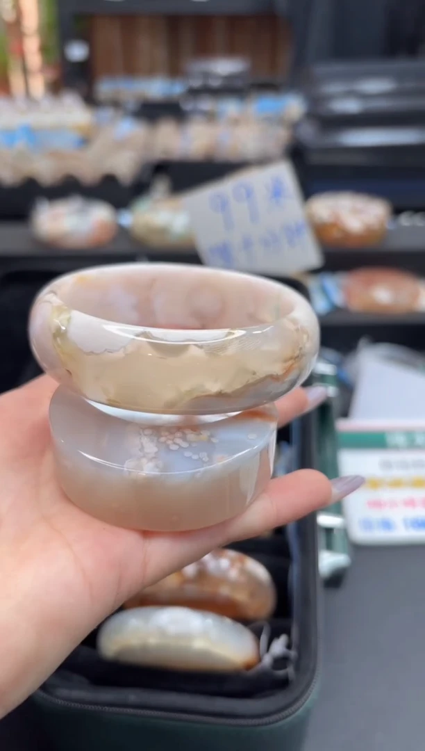 未镶嵌手镯石英质玉C587(61圈赠送镯心)