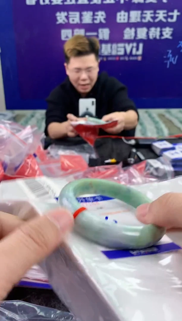 未镶嵌手镯翡翠AAAAAAAAAAAA