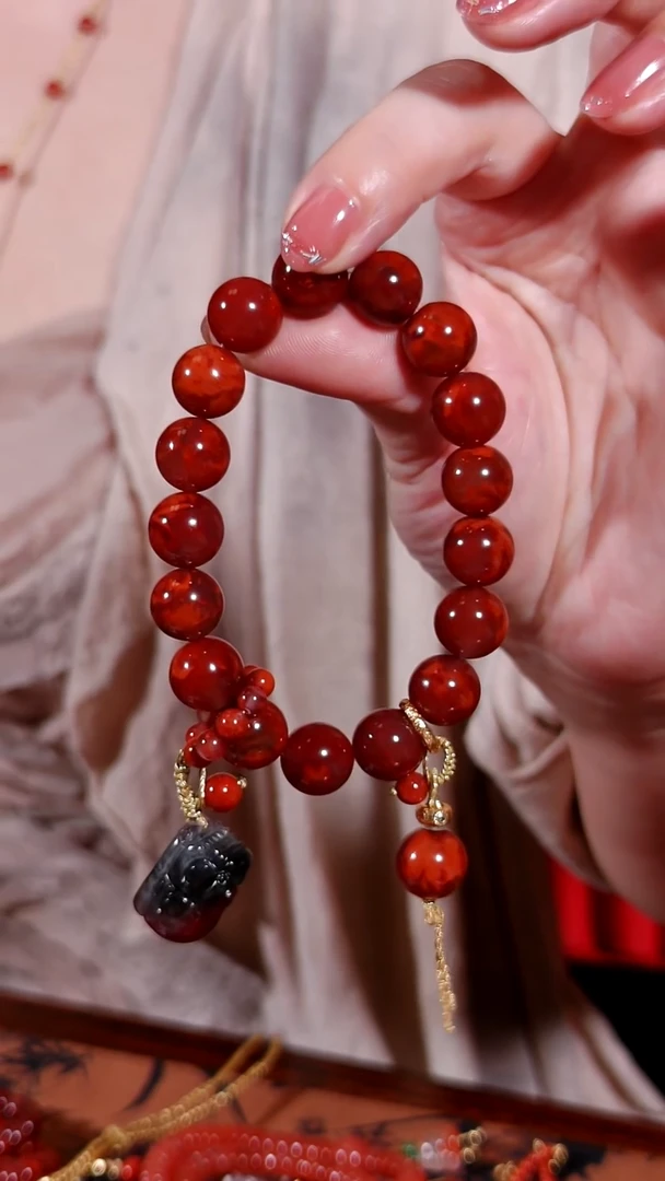 18K金镶嵌原矿传承级火焰纹南红玛瑙+极光23貔貅手链