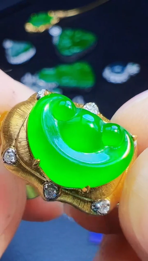 足金镶嵌手链翡翠淡**彩翡翠