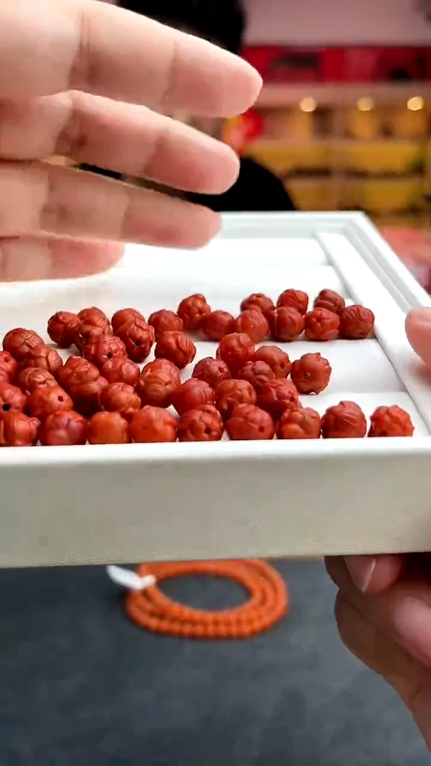 南红玛瑙卡8南红玉兰花单珠-多样性发一颗未镶嵌一件31