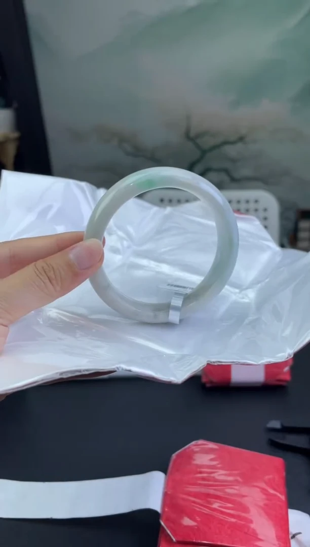 翡翠手镯未镶嵌7翡翠手镯（微瑕）