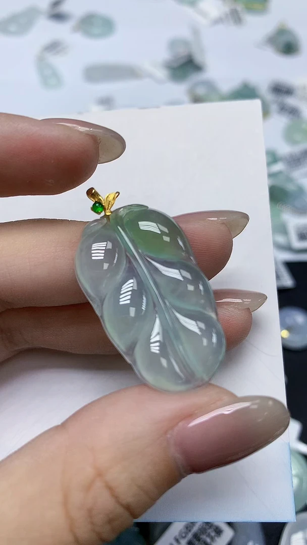 翡翠18K金镶嵌颈饰天然缅甸翡翠A货