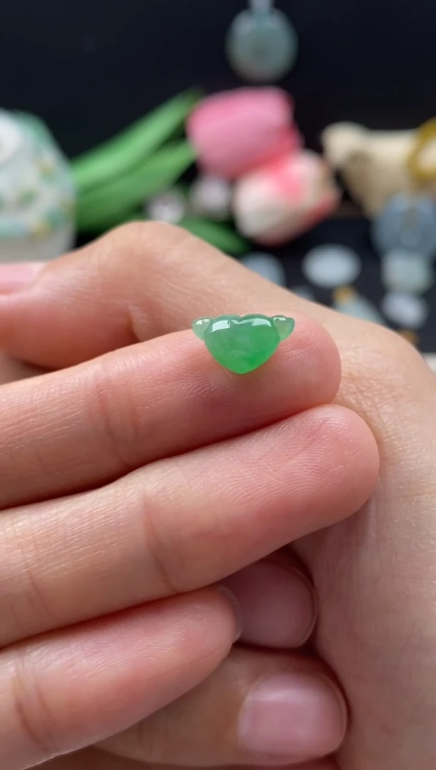 【闪购商品】翡翠颈饰未镶嵌翡翠冰绿爱心