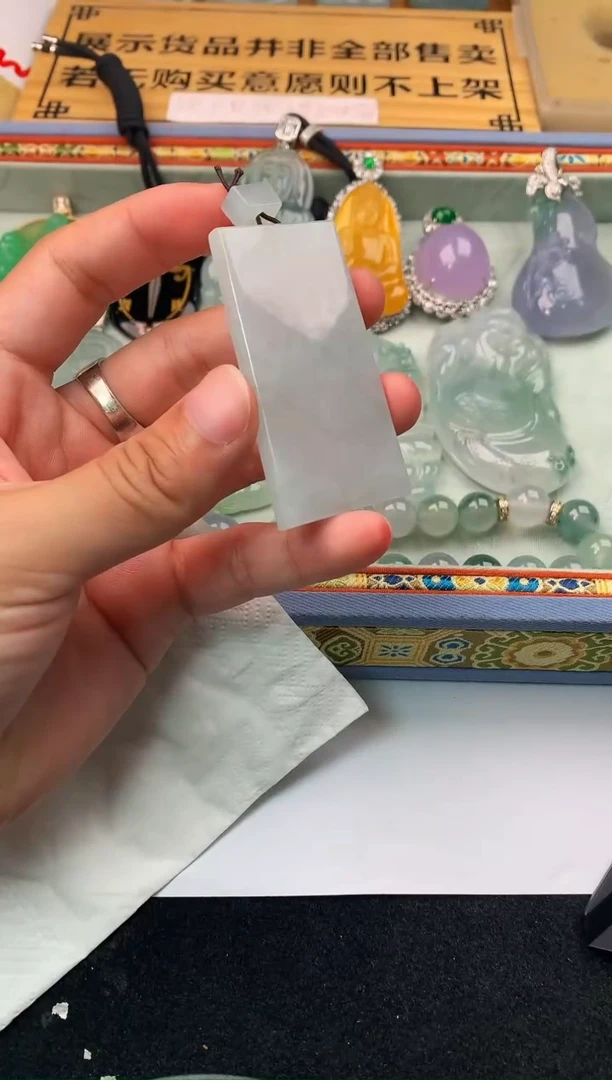 定制翡翠未镶嵌倔***从毛货不退不换