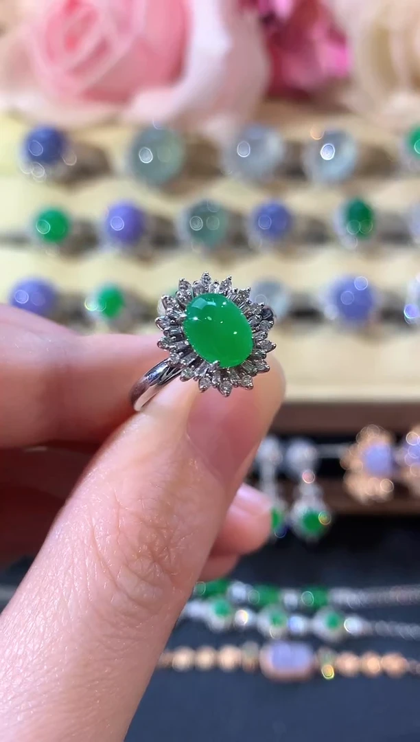 18K金镶嵌戒指翡翠冬日珠宝Q74