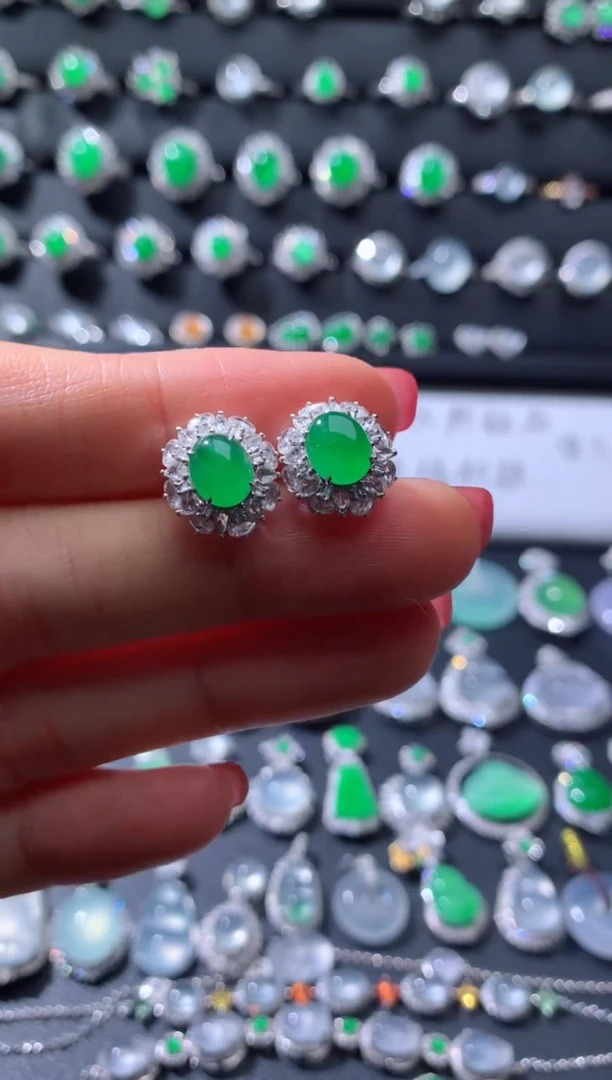 18K金镶嵌翡翠耳饰18K翡翠